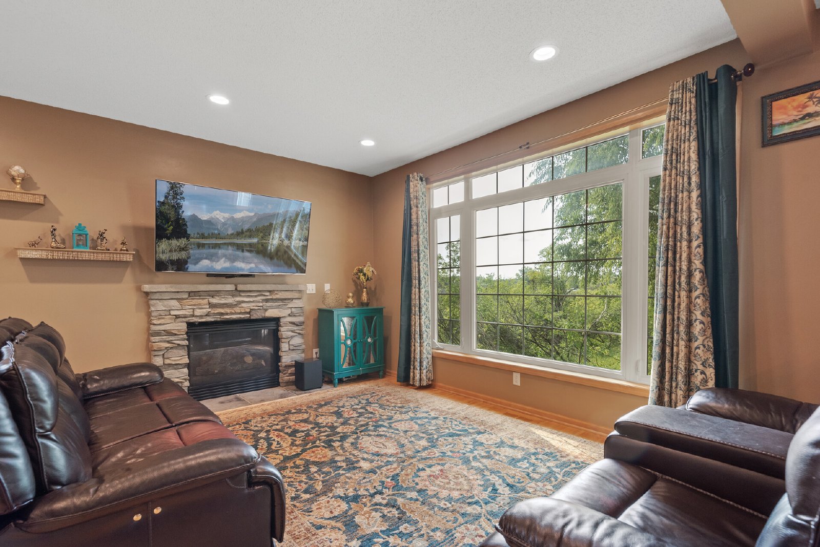 Malibu Drive, Edina (5548) LY KZ1 **HWP** - 1 property image