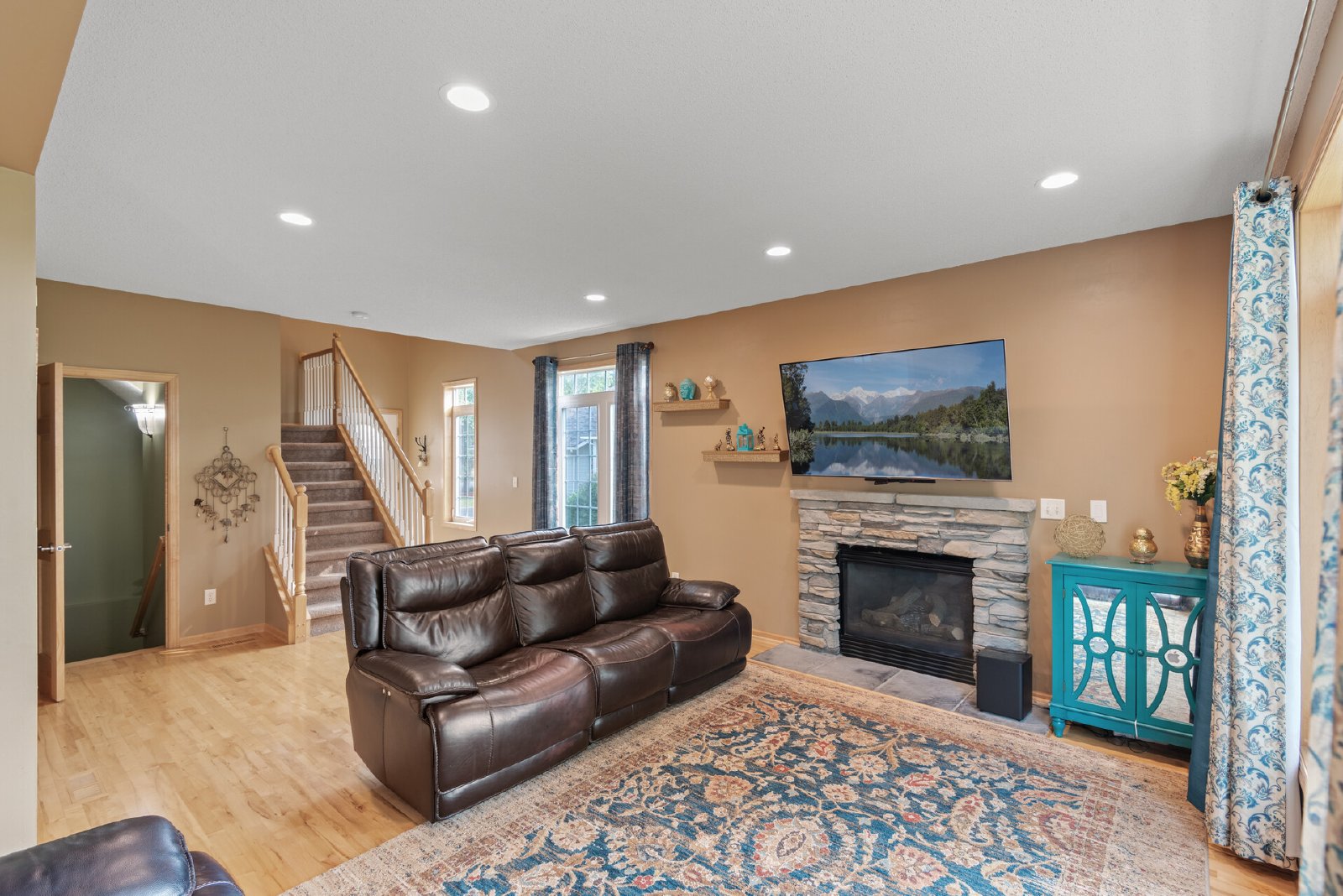 Malibu Drive, Edina (5548) LY KZ1 **HWP** - 1 property image