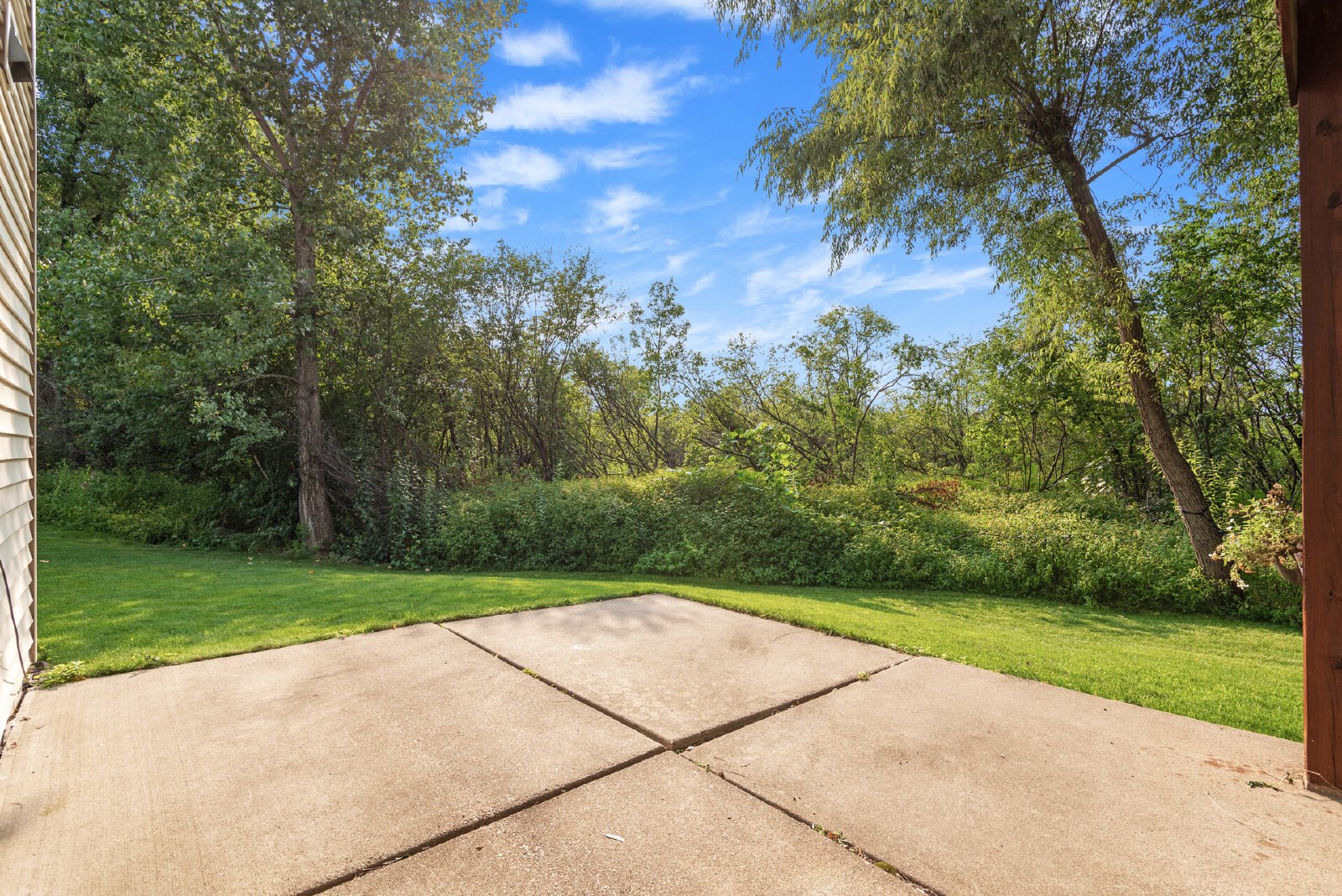 Malibu Drive, Edina (5548) LY KZ1 **HWP** - 1 property image