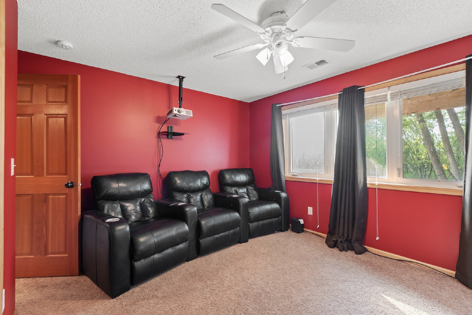 Malibu Drive, Edina (5548) LY KZ1 **HWP** - 1 property image