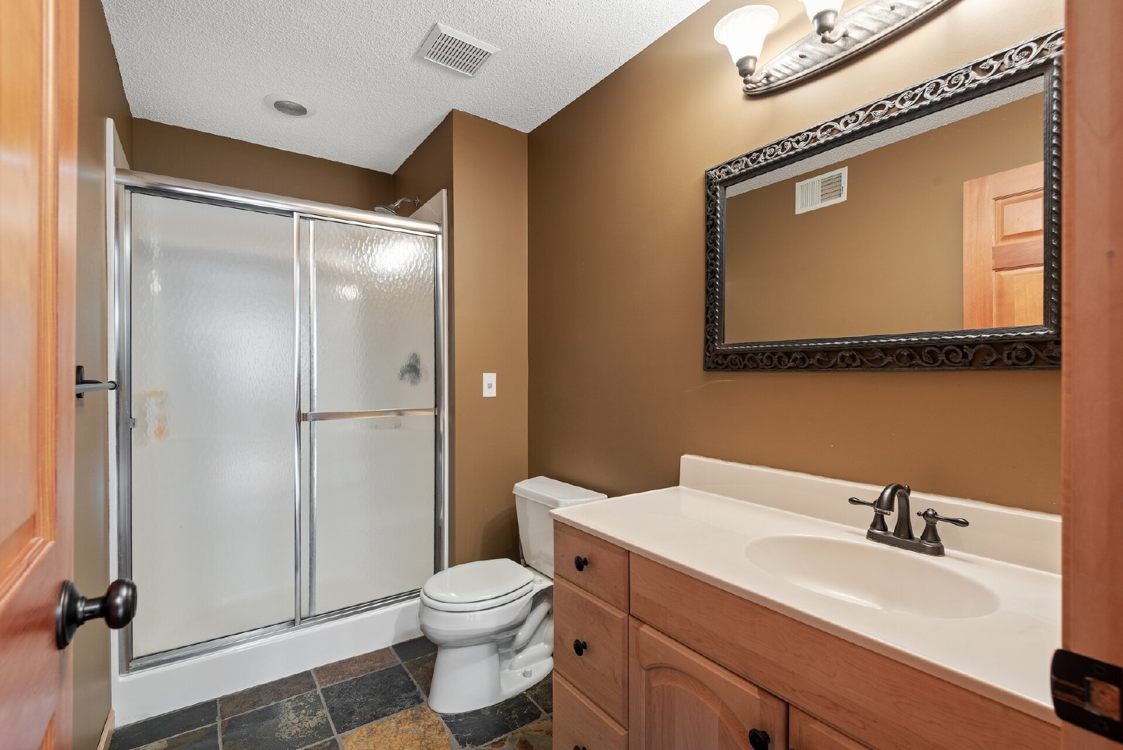 Malibu Drive, Edina (5548) LY KZ1 **HWP** - 1 property image