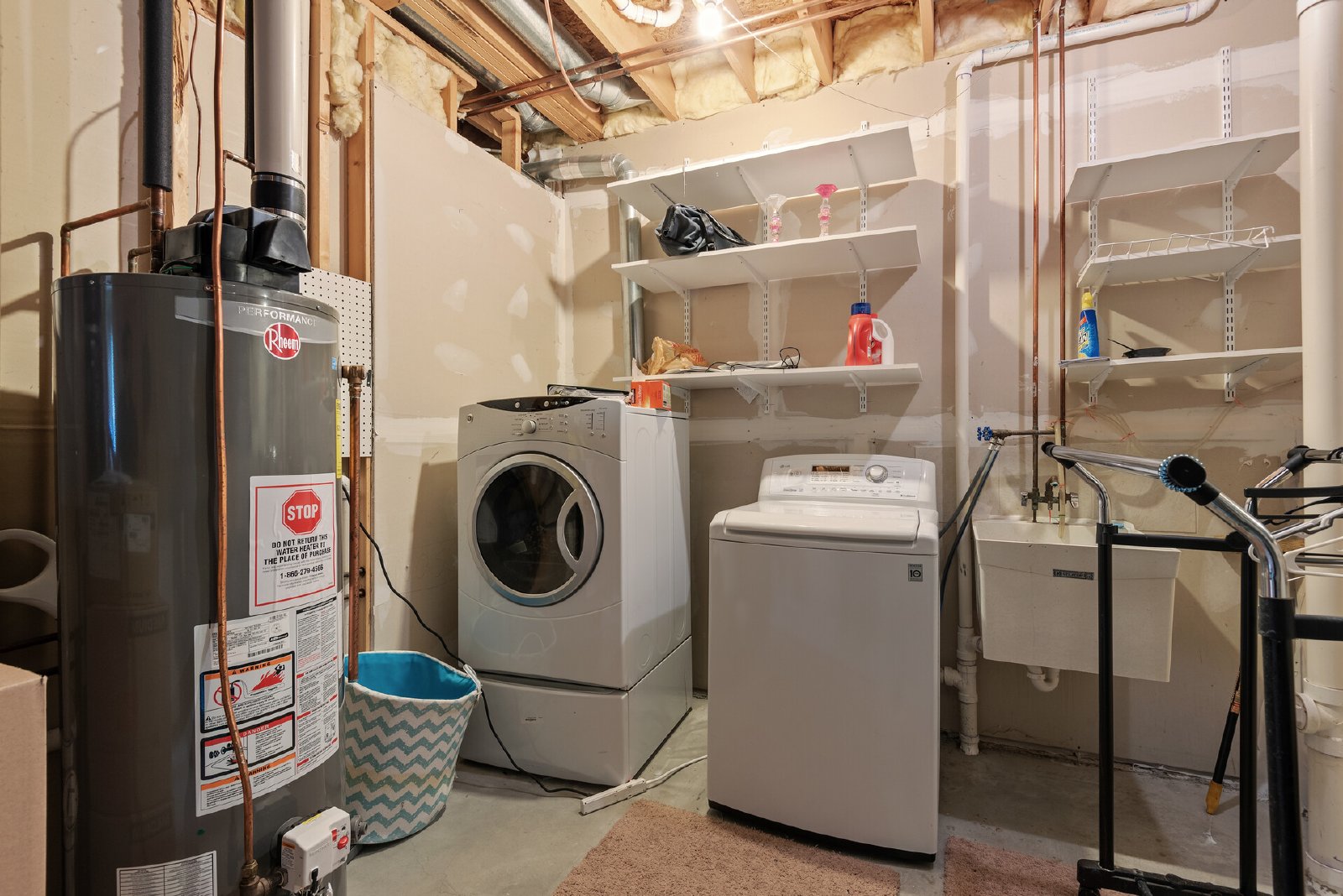 Malibu Drive, Edina (5548) LY KZ1 **HWP** - 1 property image