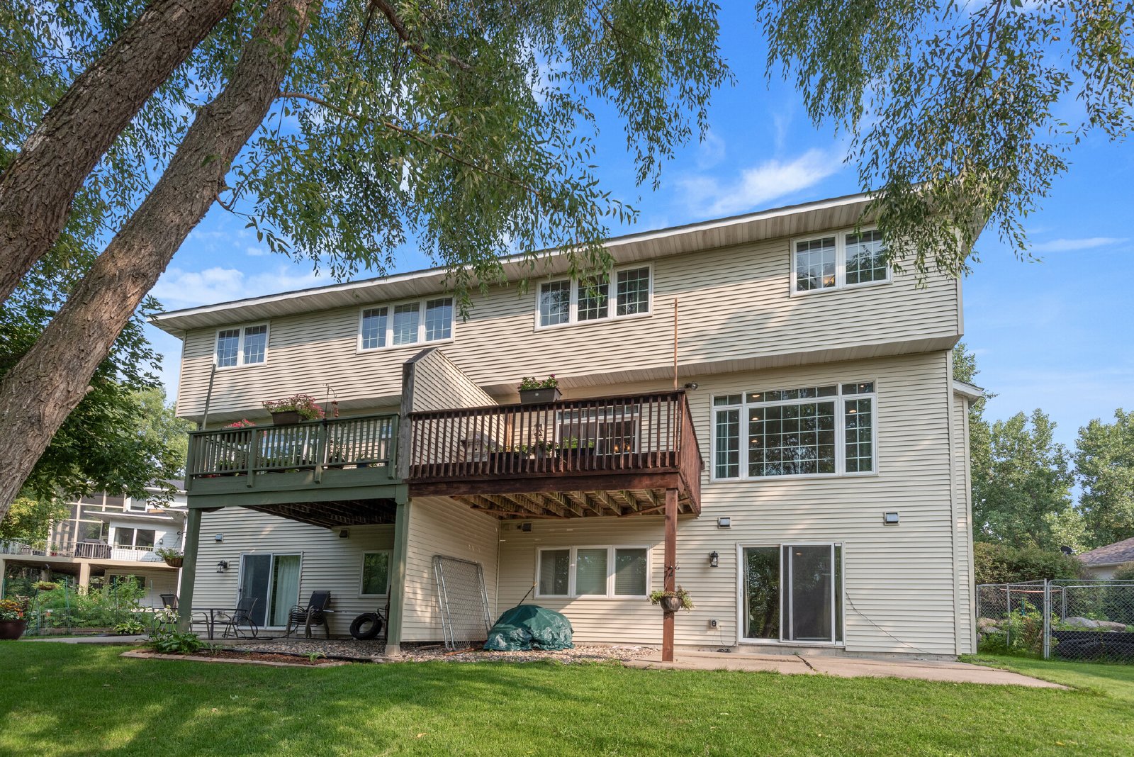 Malibu Drive, Edina (5548) LY KZ1 **HWP** - 1 property image