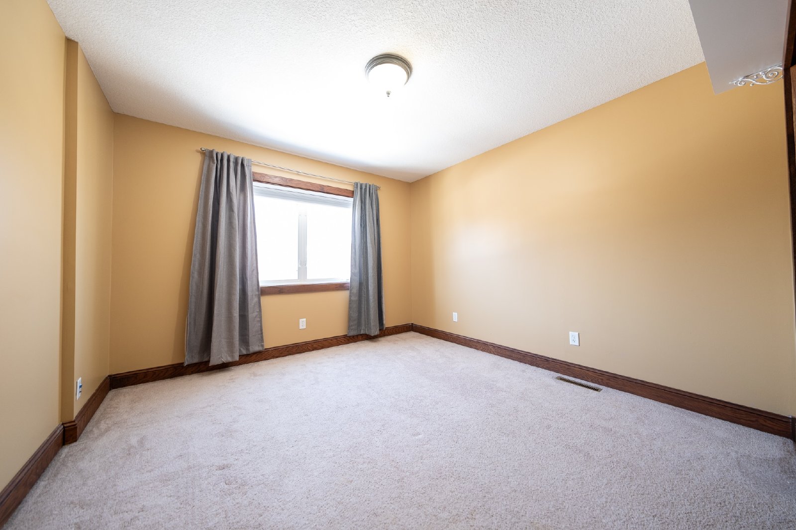 Duck Pond Way, Apple Valley (15678) AB JS1 **TPO** - 1 property image