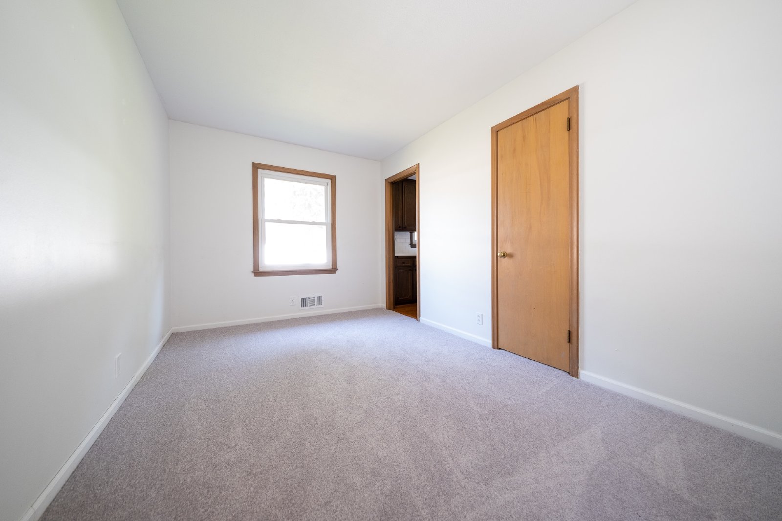 113th Street West, Bloomington (4517) JP CW1 - 1 property image