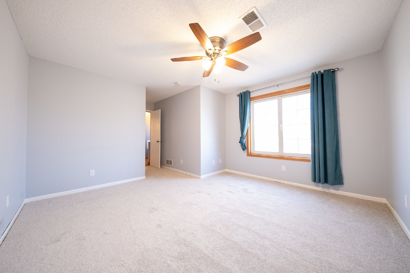 Fillmore Circle Northeast, Fridley (1039) JP CW1 *HWP* - 1 property image