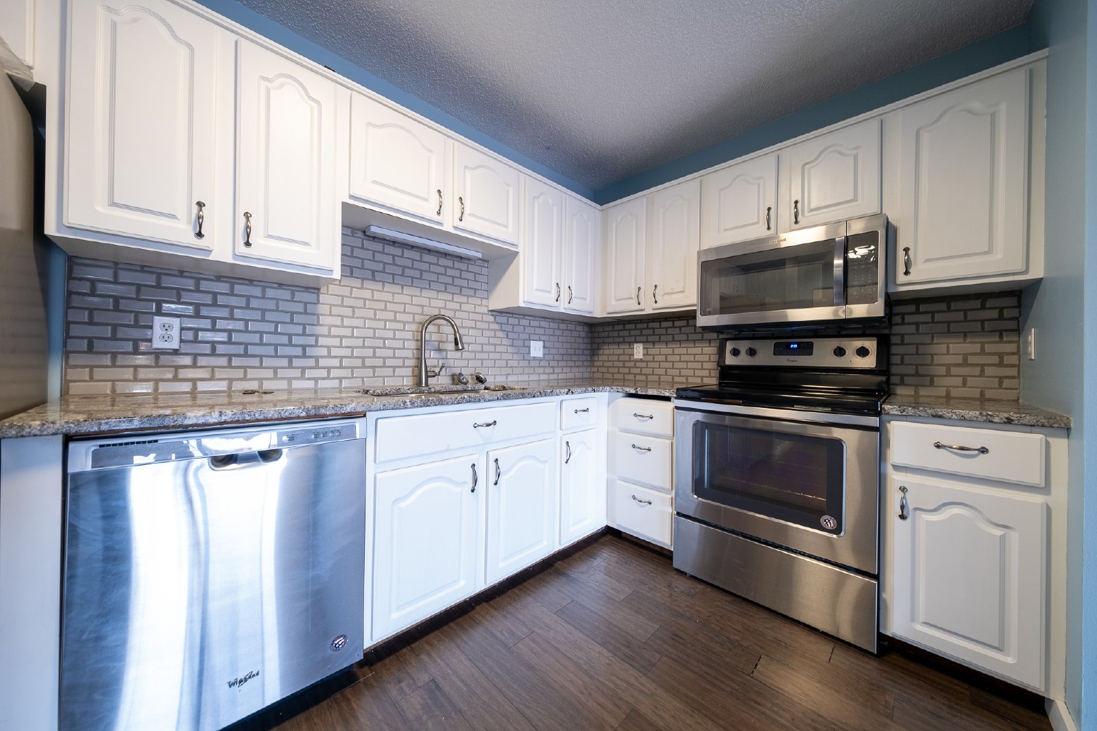 10th Street West, St Paul (26, Unit 804) AB KK1 - 804 property image