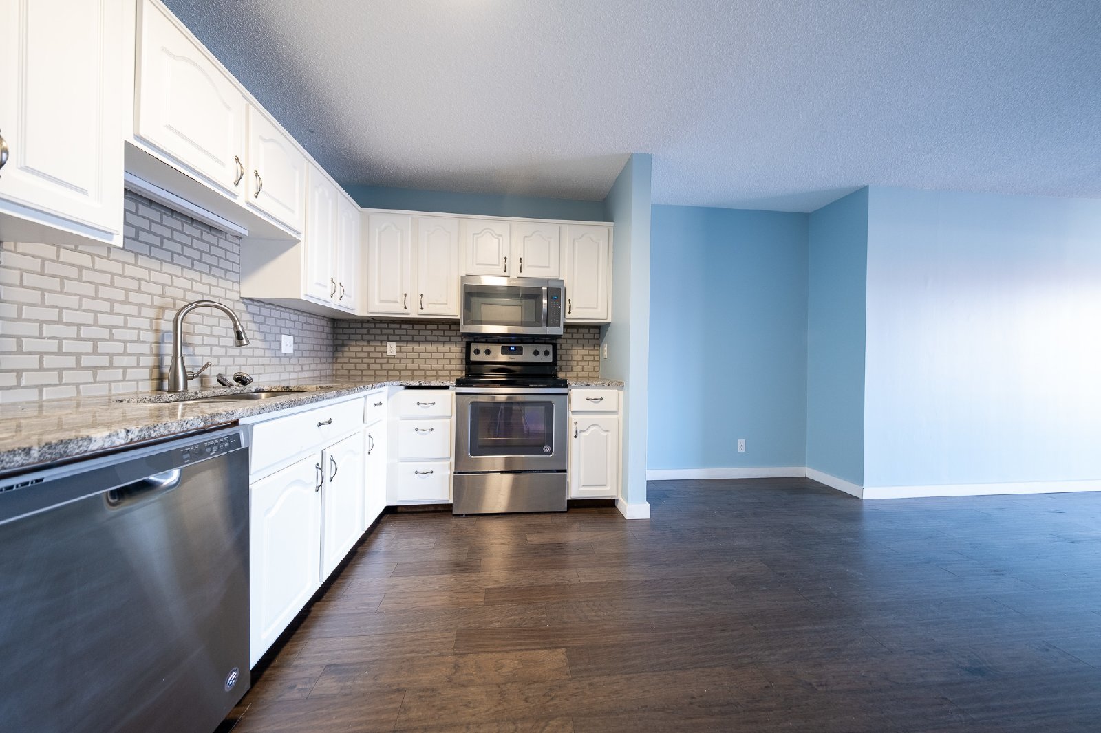 10th Street West, St Paul (26, Unit 804) AB KK1 - 804 property image