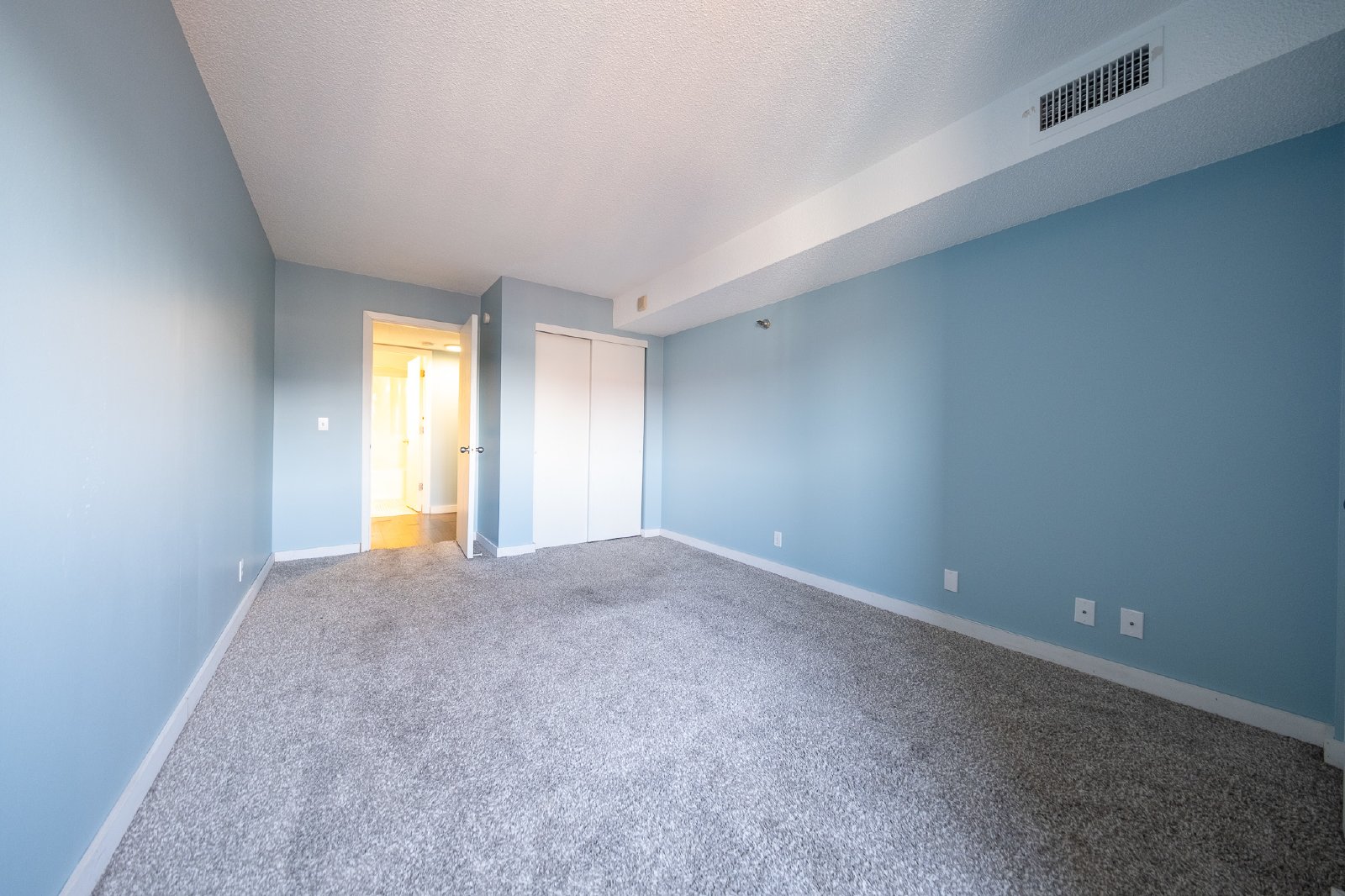 10th Street West, St Paul (26, Unit 804) AB KK1 - 804 property image