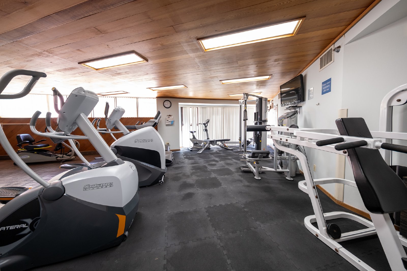 10th Street West, St Paul (26, Unit 804) AB KK1 - 804 property image