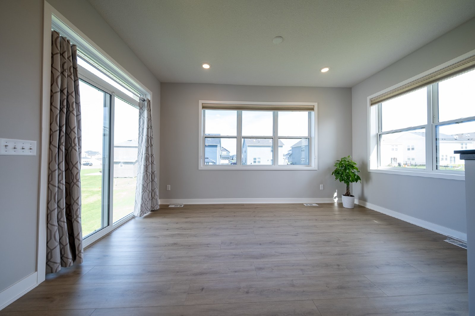 Acer Avenue, Rosemount (14306) MJ DG1 - 1 property image