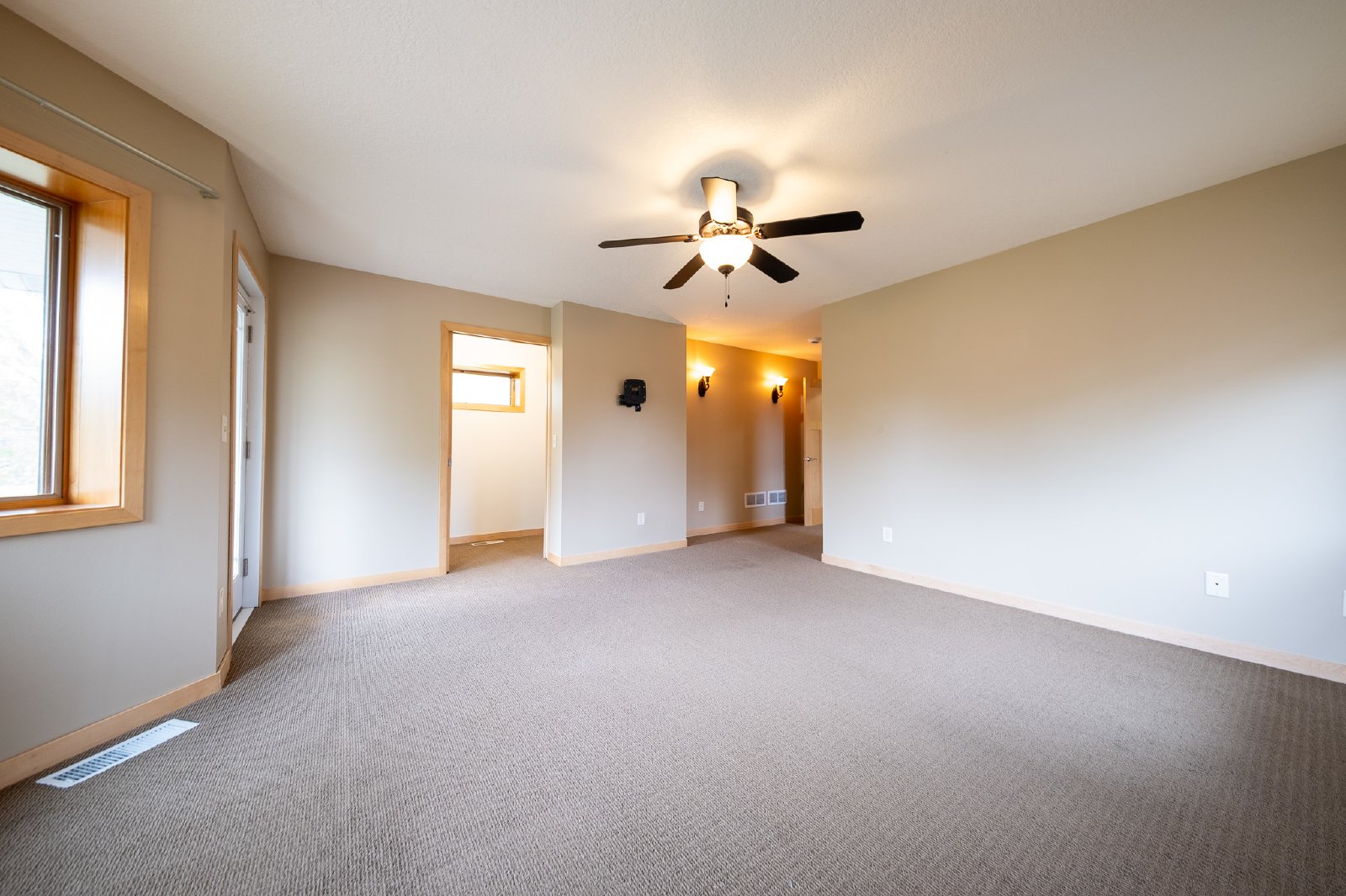 Berwood Avenue West, Vadnais Heights (852) MJ KK1 - 1 property image