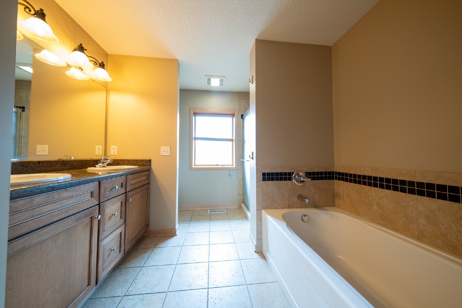 Berwood Avenue West, Vadnais Heights (852) MJ KK1 - 1 property image