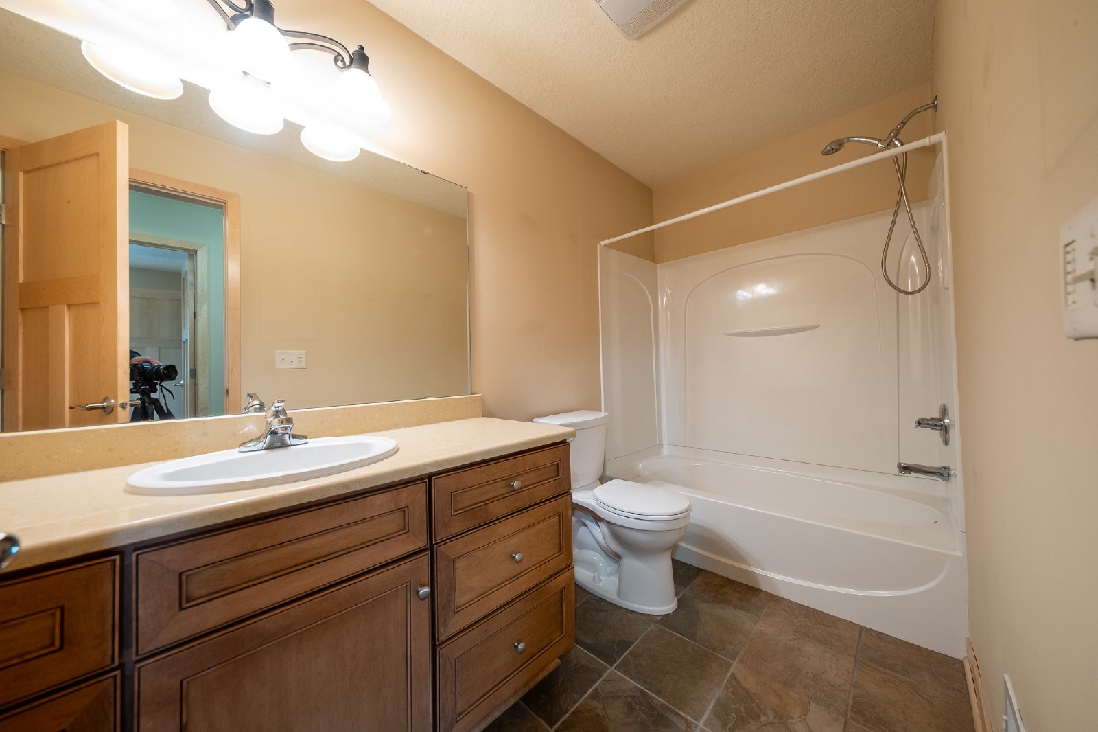 Berwood Avenue West, Vadnais Heights (852) MJ KK1 - 1 property image