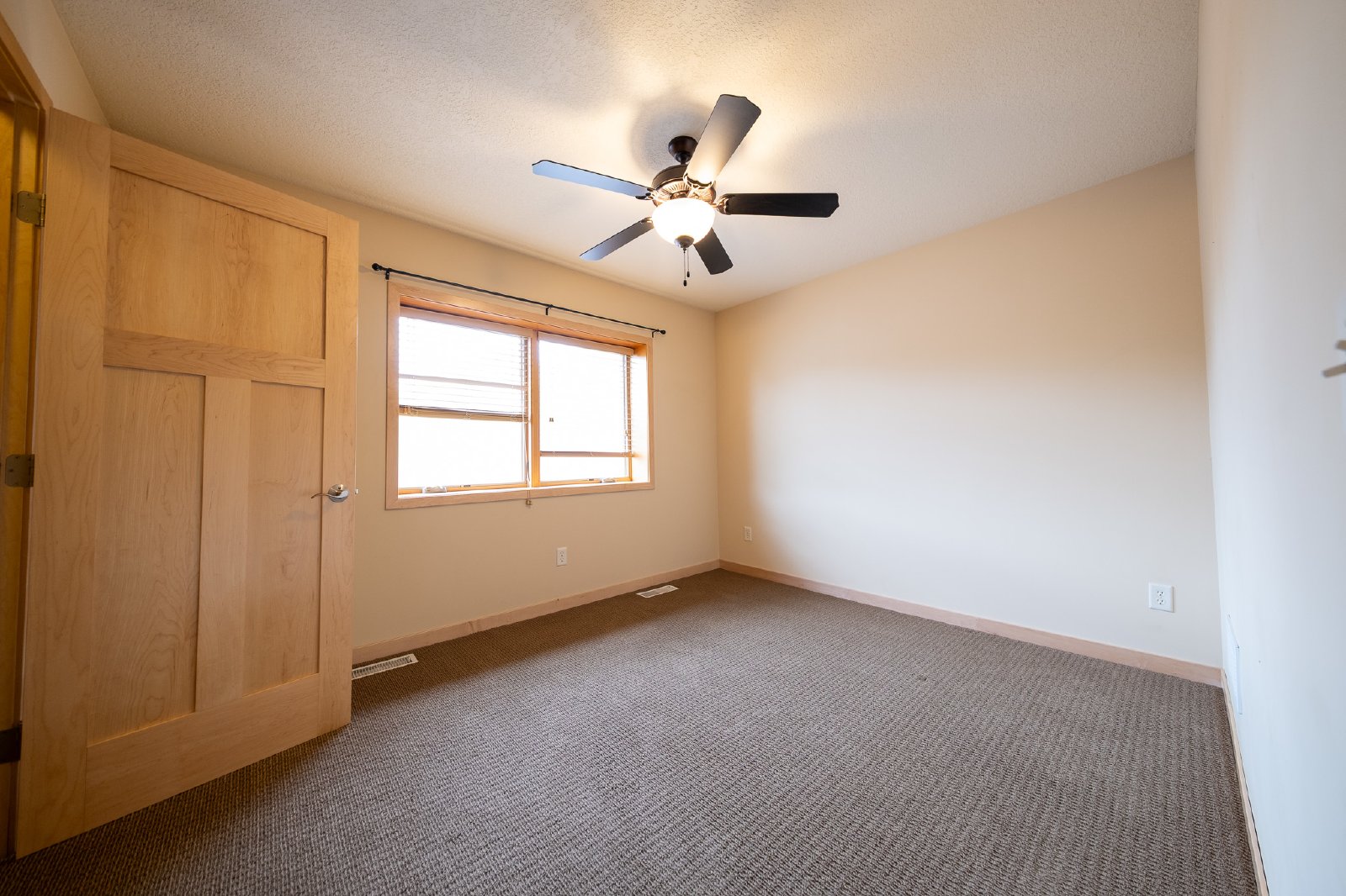Berwood Avenue West, Vadnais Heights (852) MJ KK1 - 1 property image