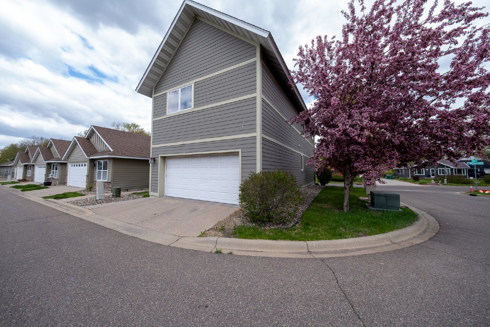 Berwood Avenue West, Vadnais Heights (852) MJ KK1 - 1 property image