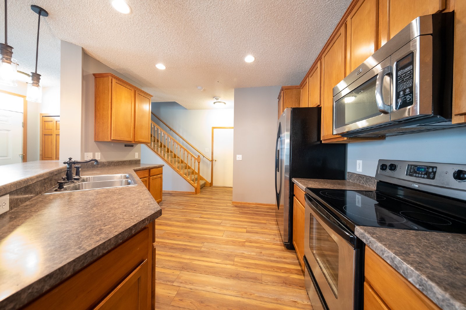 Fergus Street Northeast, Blaine (10930, Unit F) MJ KZ1 - 1 property image