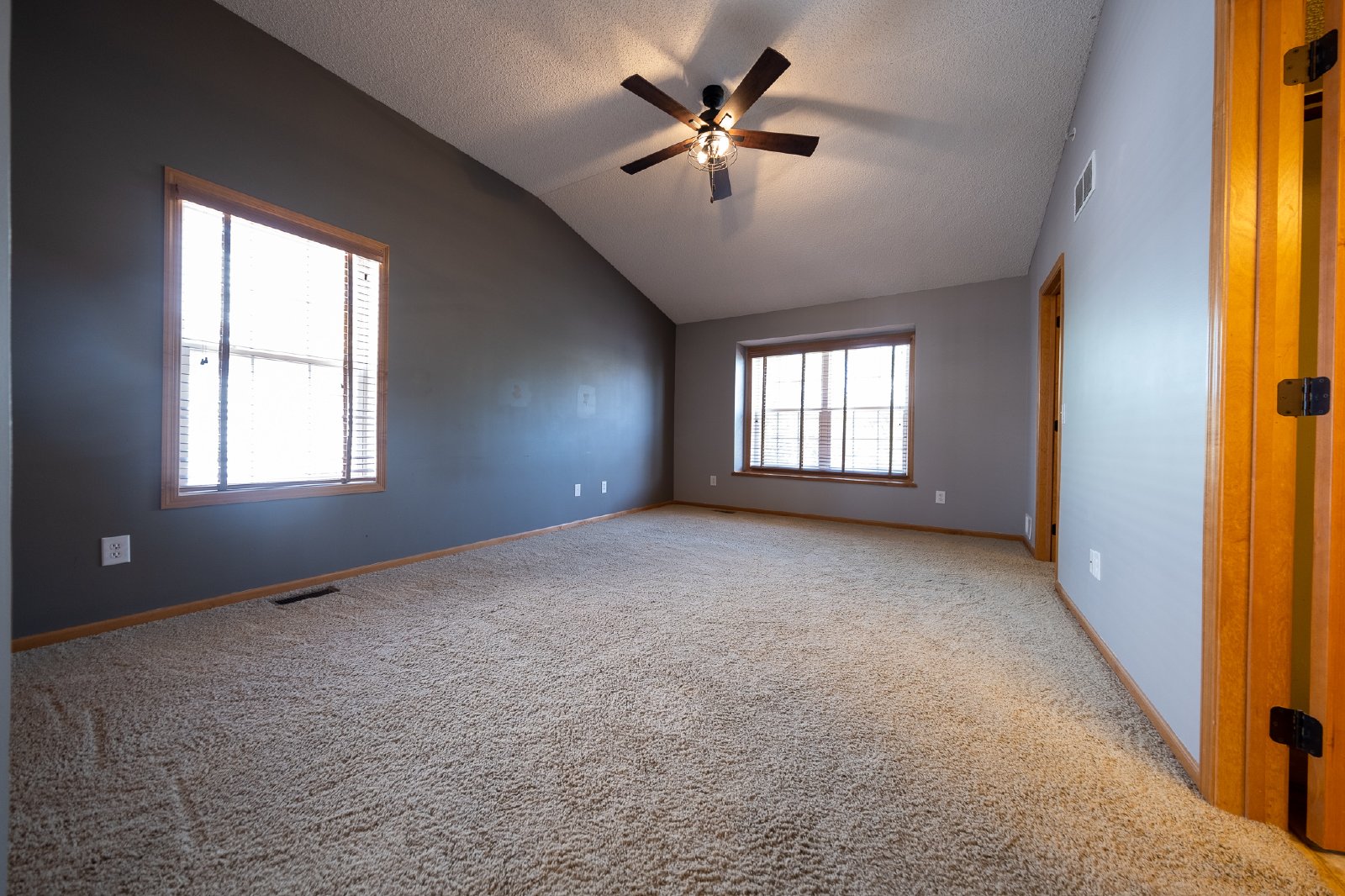 Fergus Street Northeast, Blaine (10930, Unit F) MJ KZ1 - 1 property image