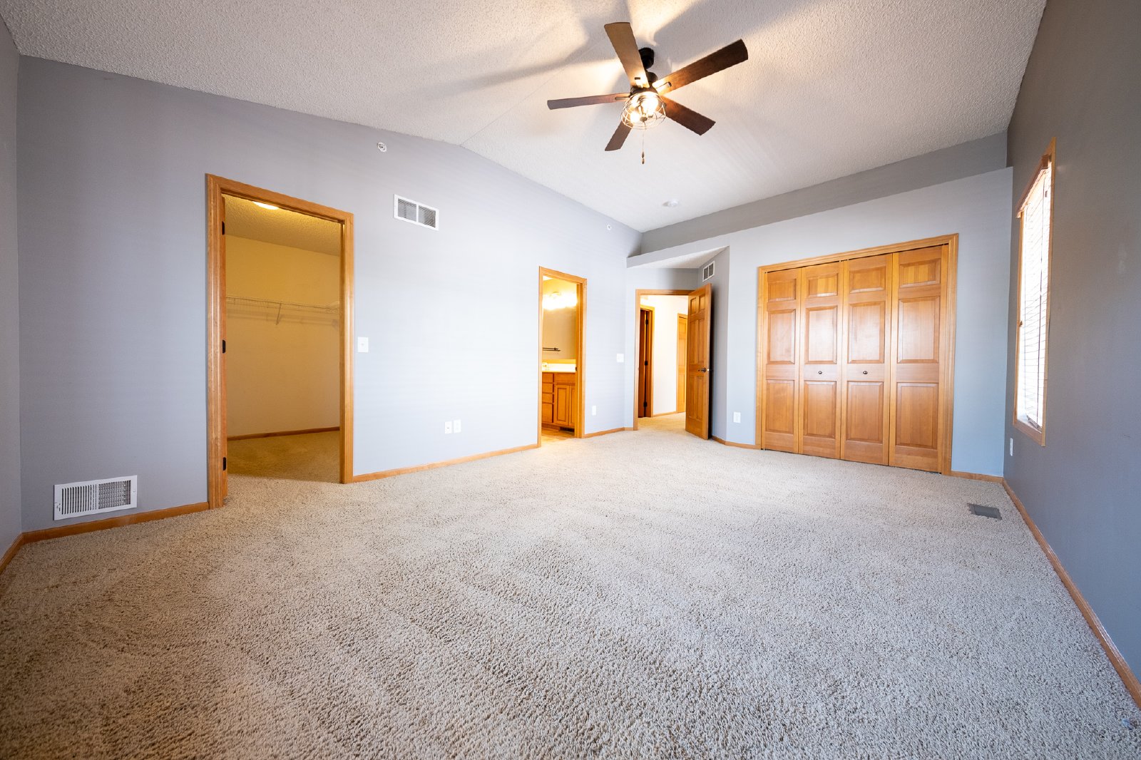 Fergus Street Northeast, Blaine (10930, Unit F) MJ KZ1 - 1 property image