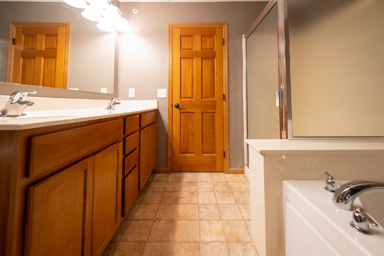 Fergus Street Northeast, Blaine (10930, Unit F) MJ KZ1 - 1 property image