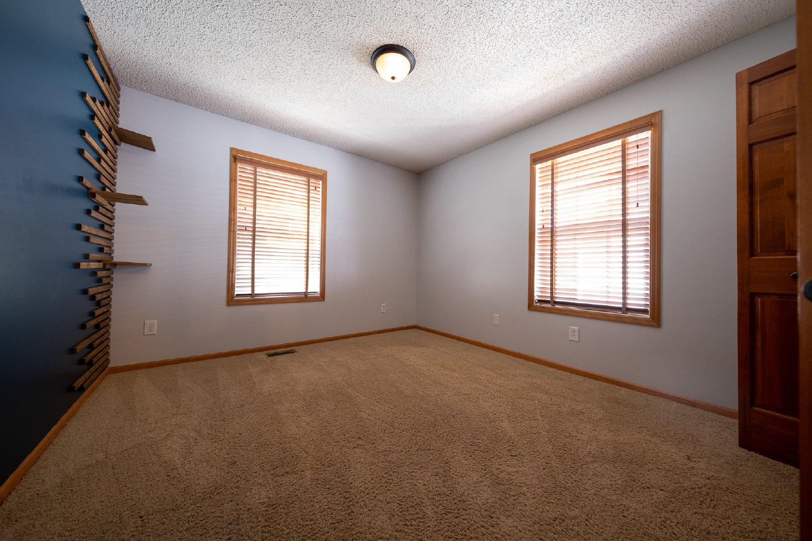 Fergus Street Northeast, Blaine (10930, Unit F) MJ KZ1 - 1 property image