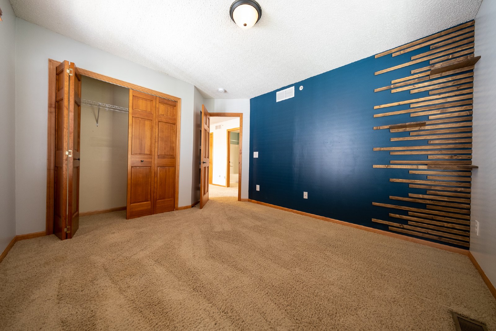 Fergus Street Northeast, Blaine (10930, Unit F) MJ KZ1 - 1 property image