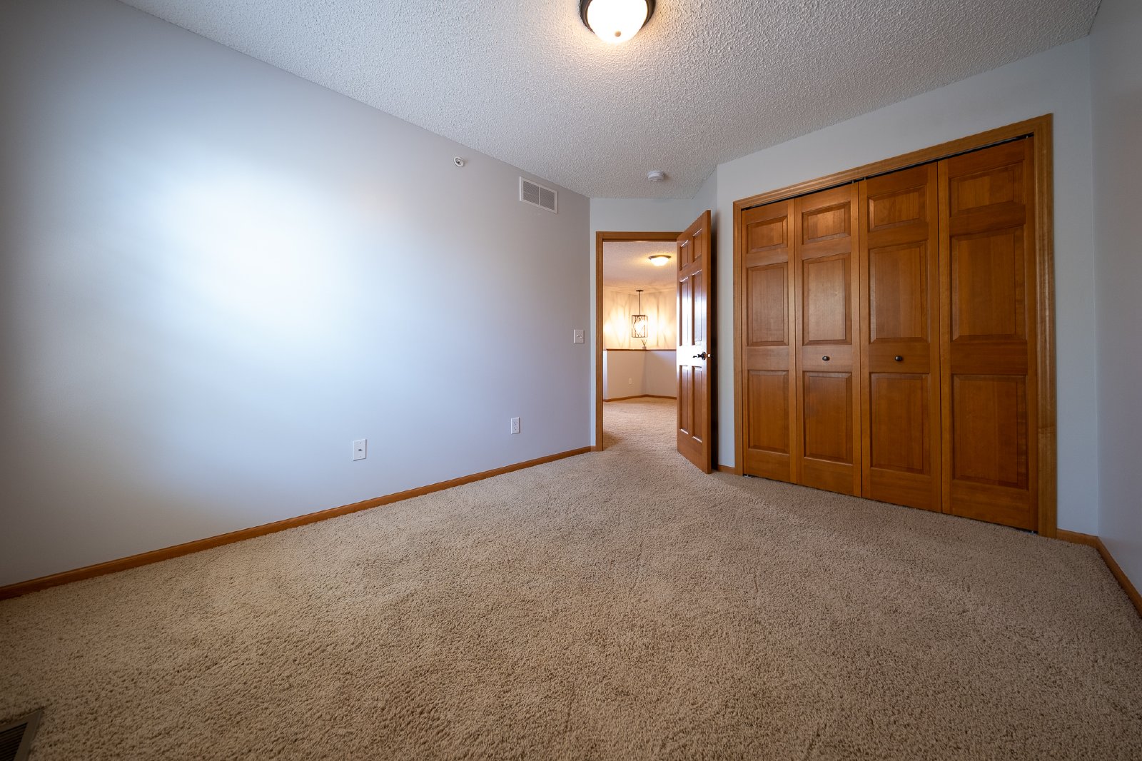 Fergus Street Northeast, Blaine (10930, Unit F) MJ KZ1 - 1 property image