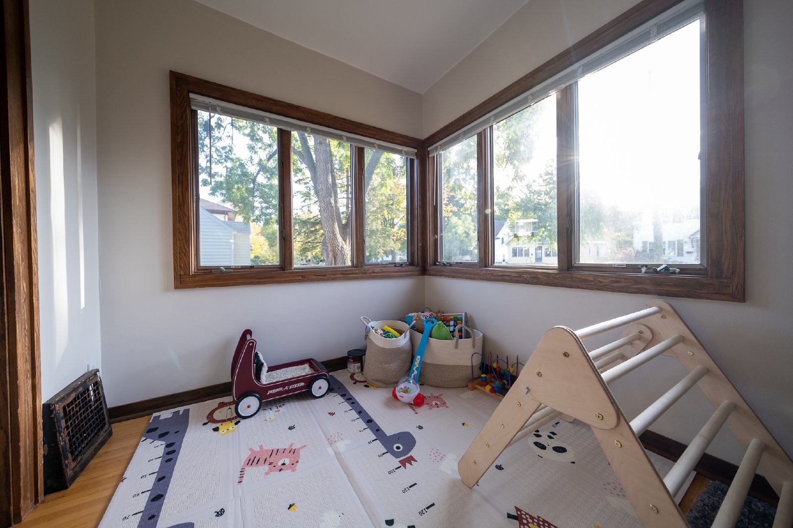 33rd Avenue South, Minneapolis (3437) JP KZ1 **HWP** - 1 property image