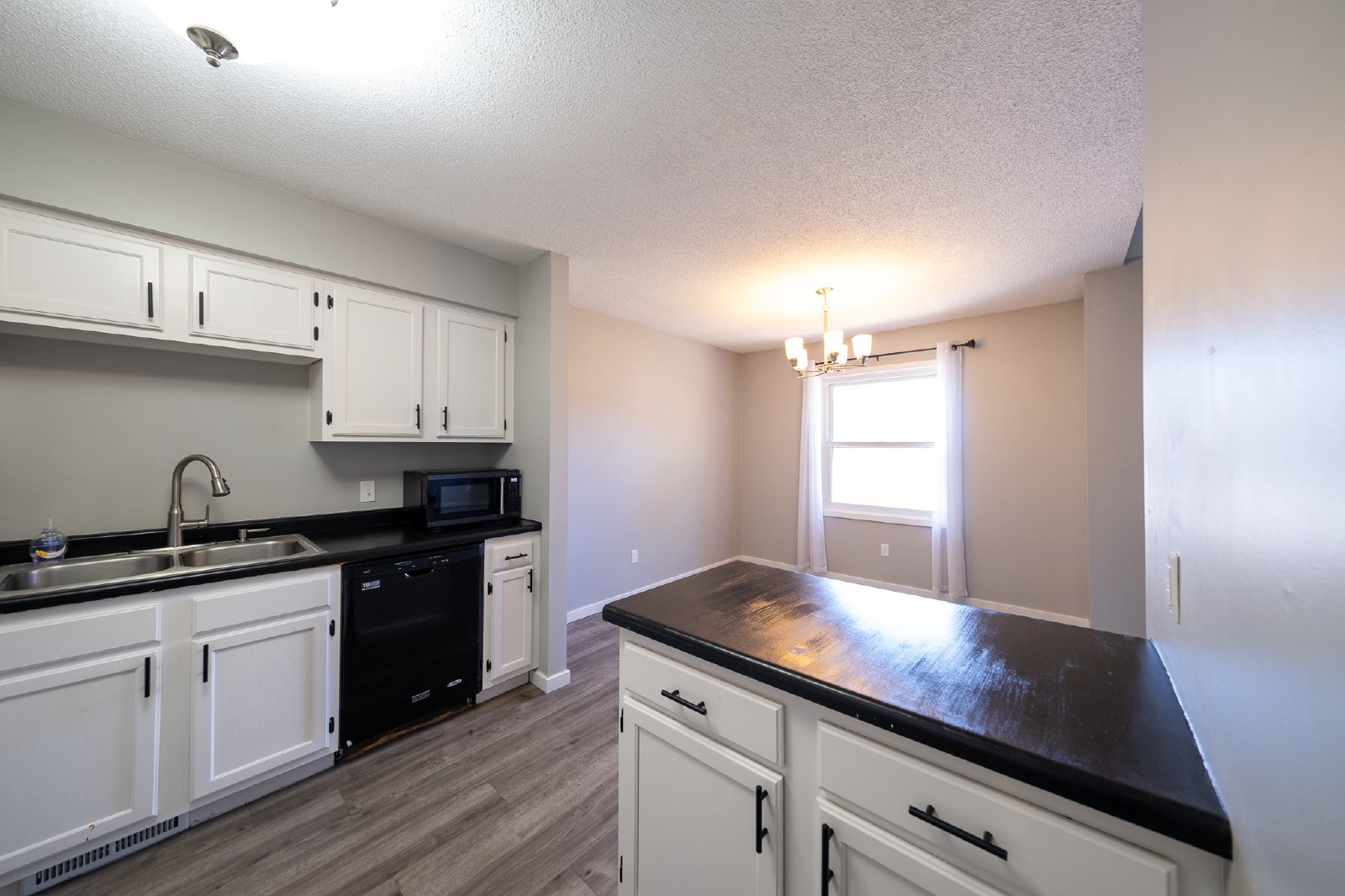 South Meadowlark Road, Eagan (4108) LS KK1 *HWP* - 1 property image