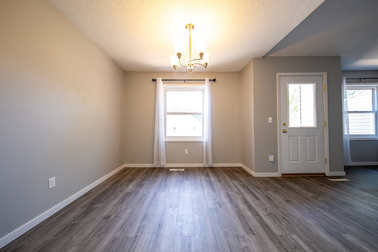 South Meadowlark Road, Eagan (4108) LS KK1 *HWP* - 1 property image