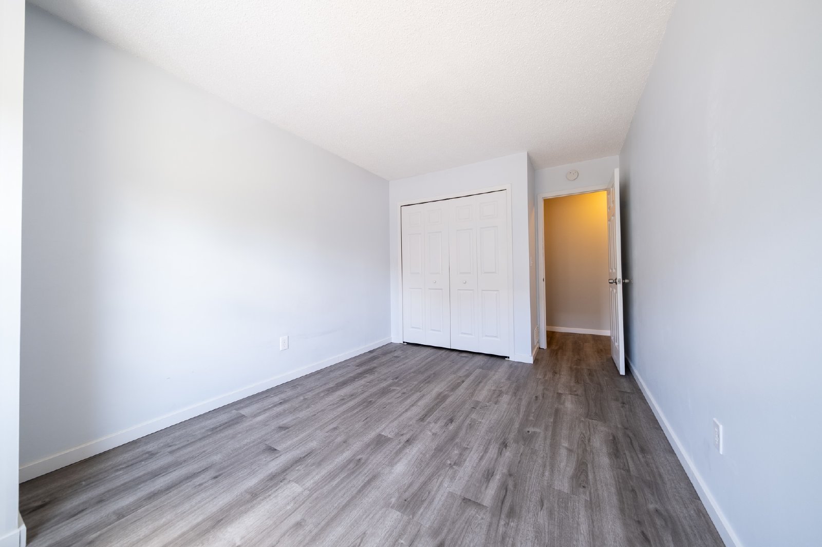 South Meadowlark Road, Eagan (4108) LS KK1 *HWP* - 1 property image