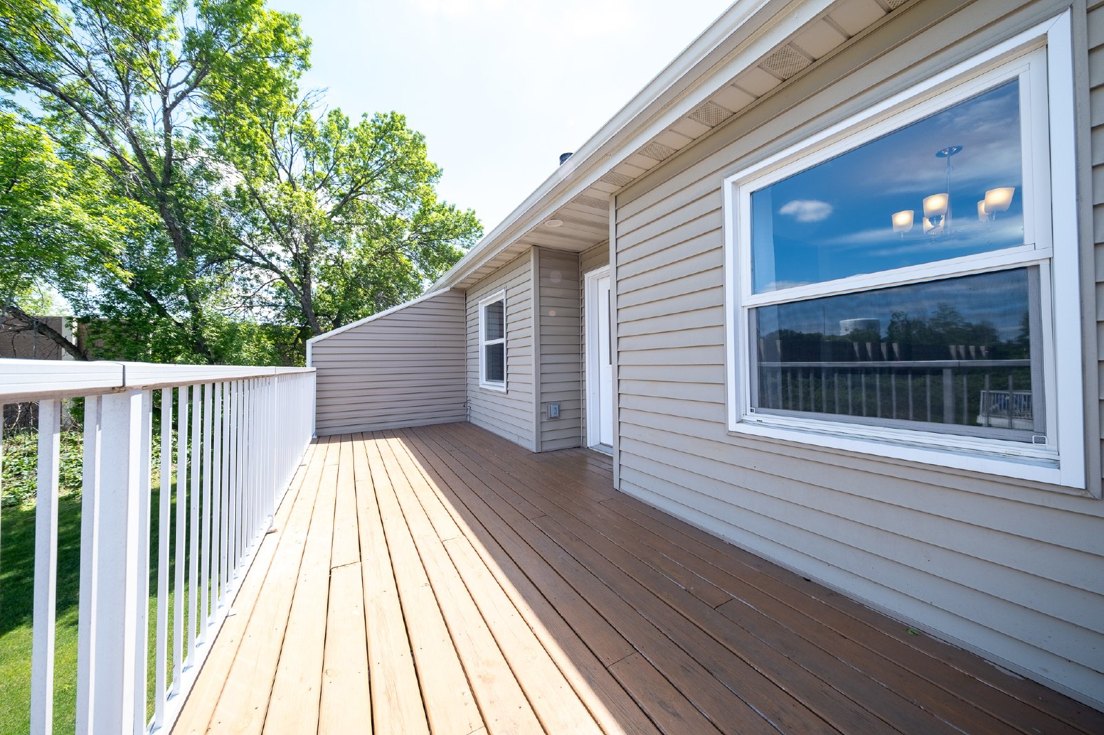 South Meadowlark Road, Eagan (4108) LS KK1 *HWP* - 1 property image