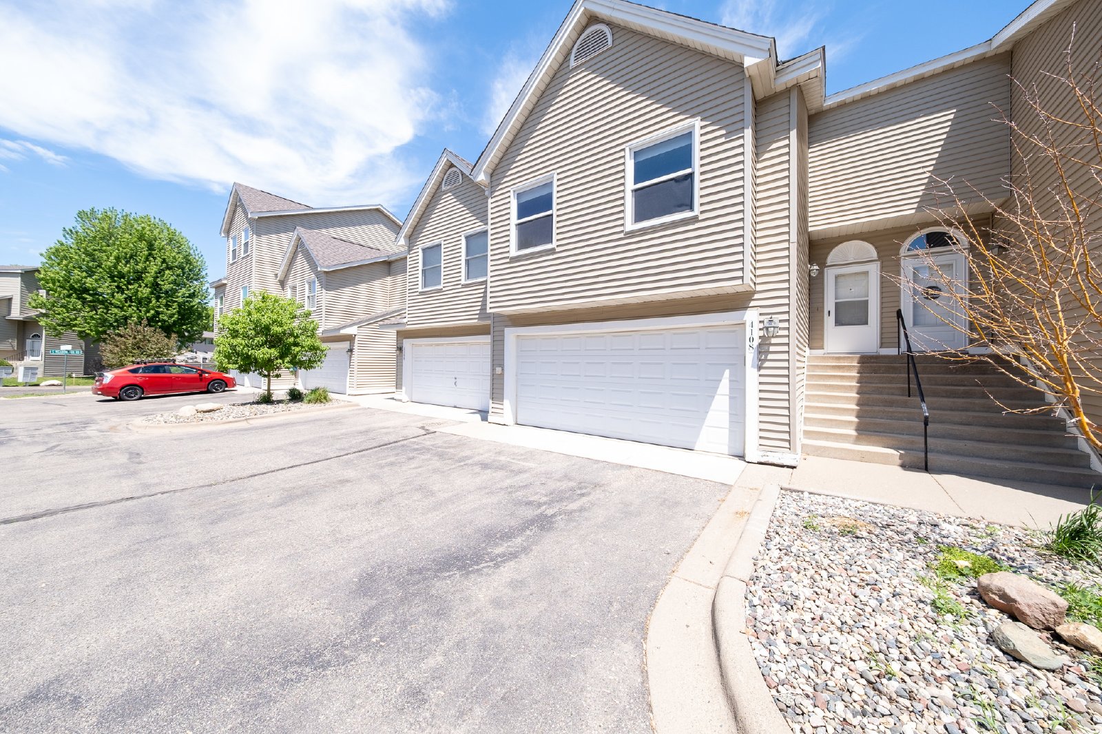 South Meadowlark Road, Eagan (4108) LS KK1 *HWP* - 1 property image