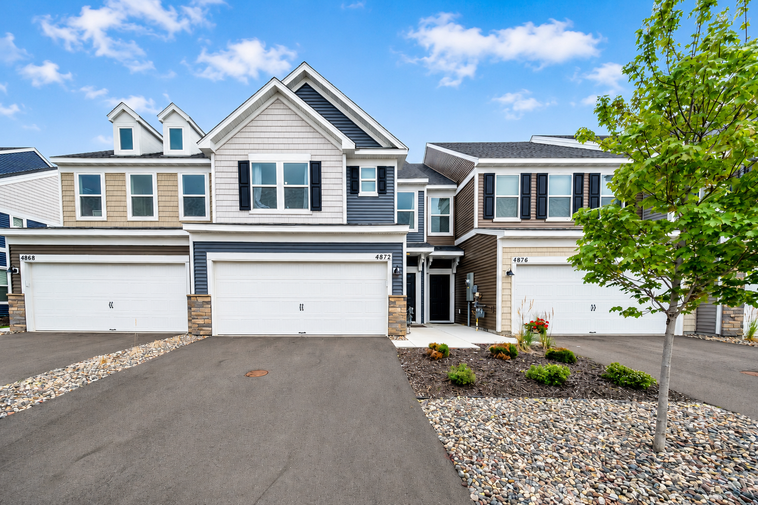 Avery Court, Eagan (4872) MJ CW1 - 1 property image