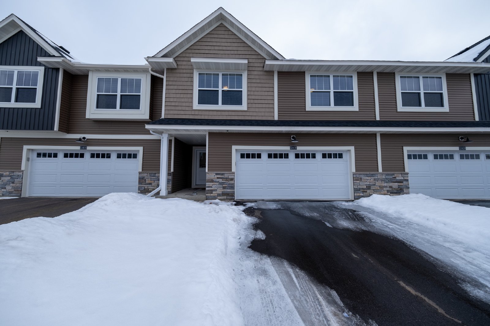 Bronze Parkway, Rosemount (13419) LS ER1 - 1 property image