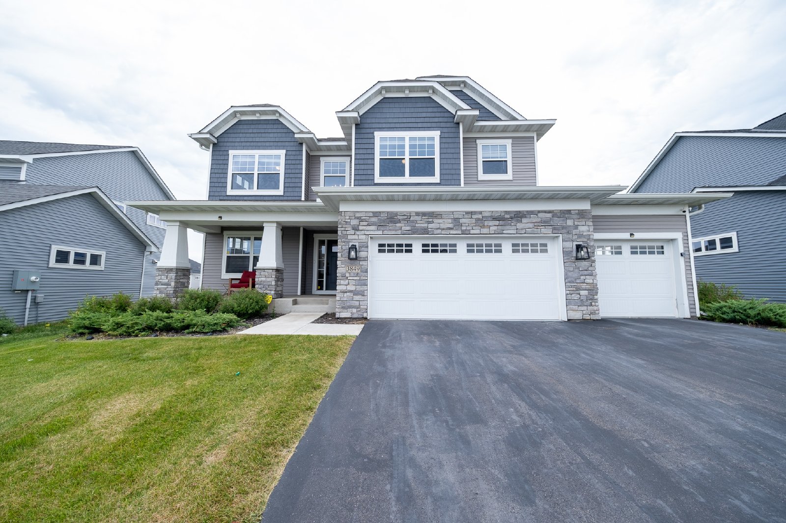 Thrush Street, Shakopee (3849) LS JS1 - 1 property image