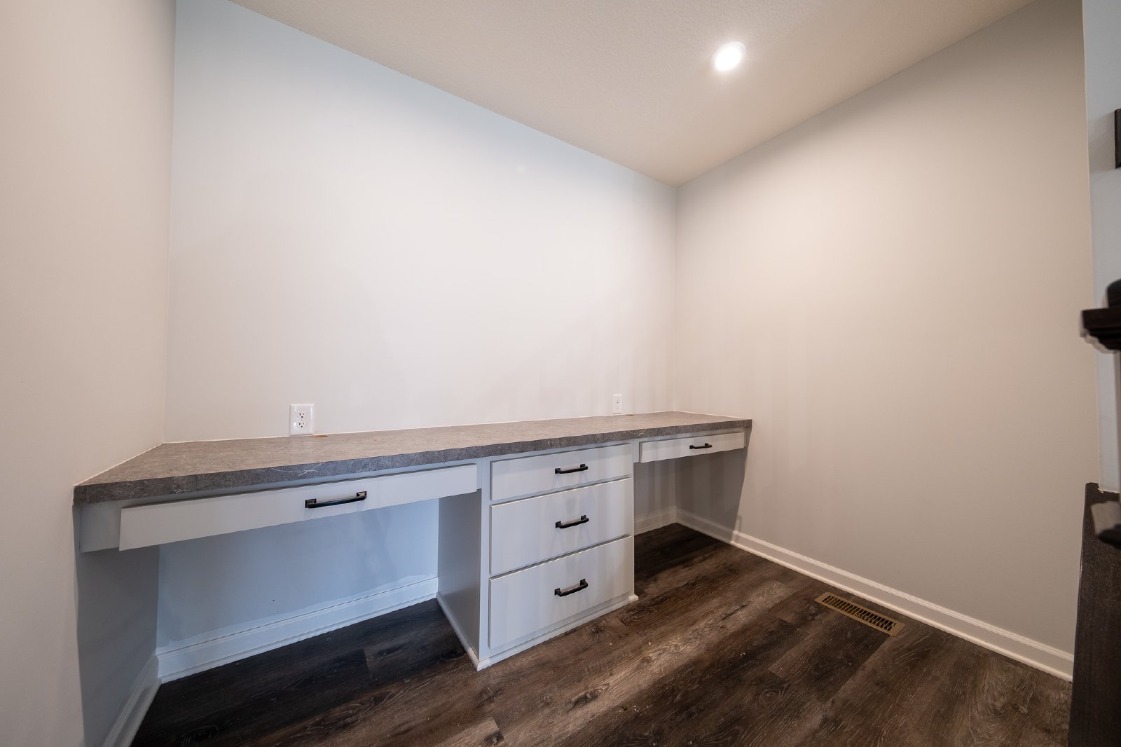 Thrush Street, Shakopee (3849) LS JS1 - 1 property image