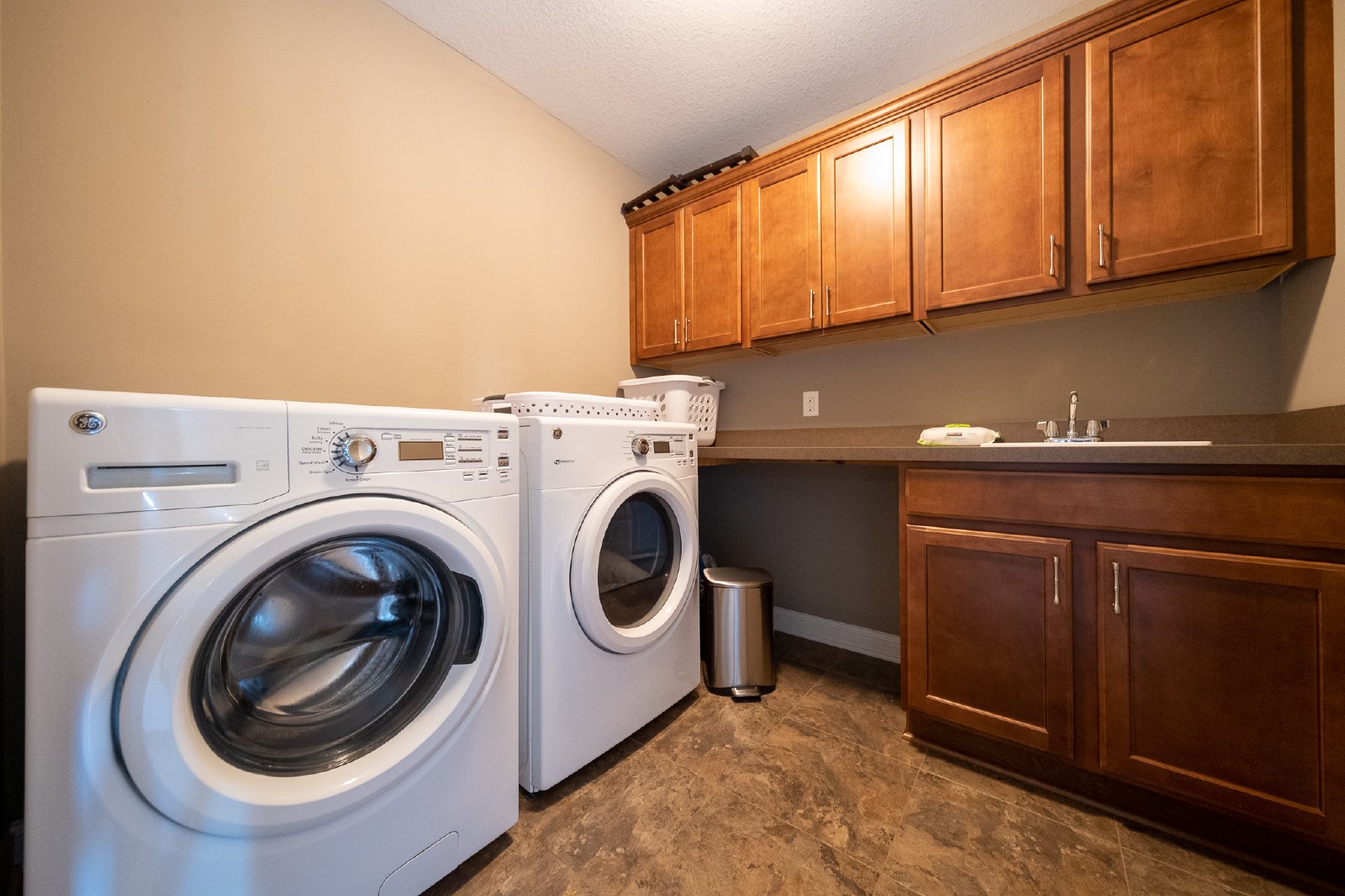Eagle Creek Way, Apple Valley (15356) JP MG1 - 1 property image