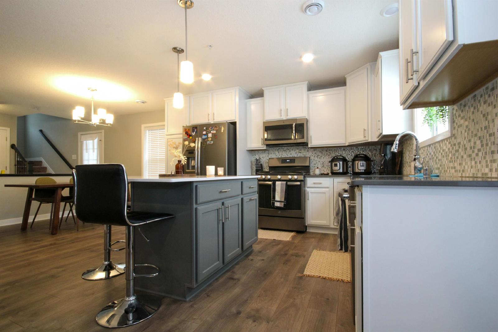 102nd Place North, Maple Grove (13789) LS KZ1 - 1 property image