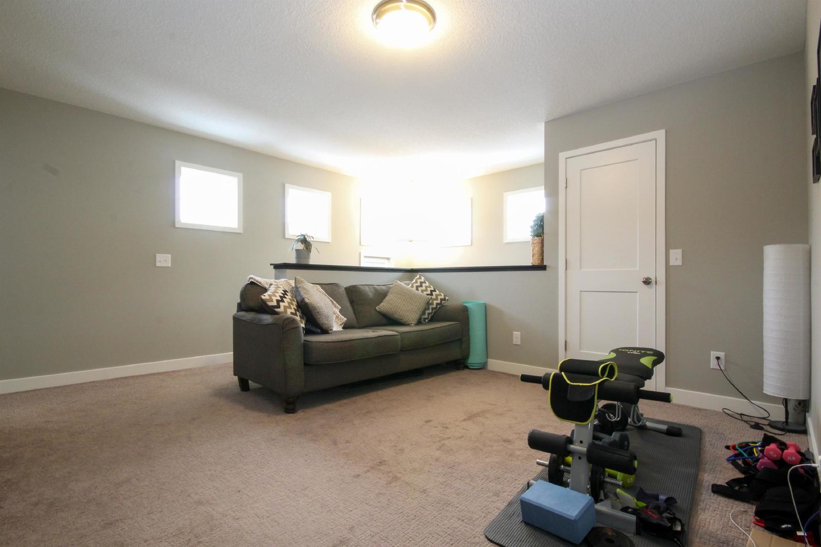 102nd Place North, Maple Grove (13789) LS KZ1 - 1 property image