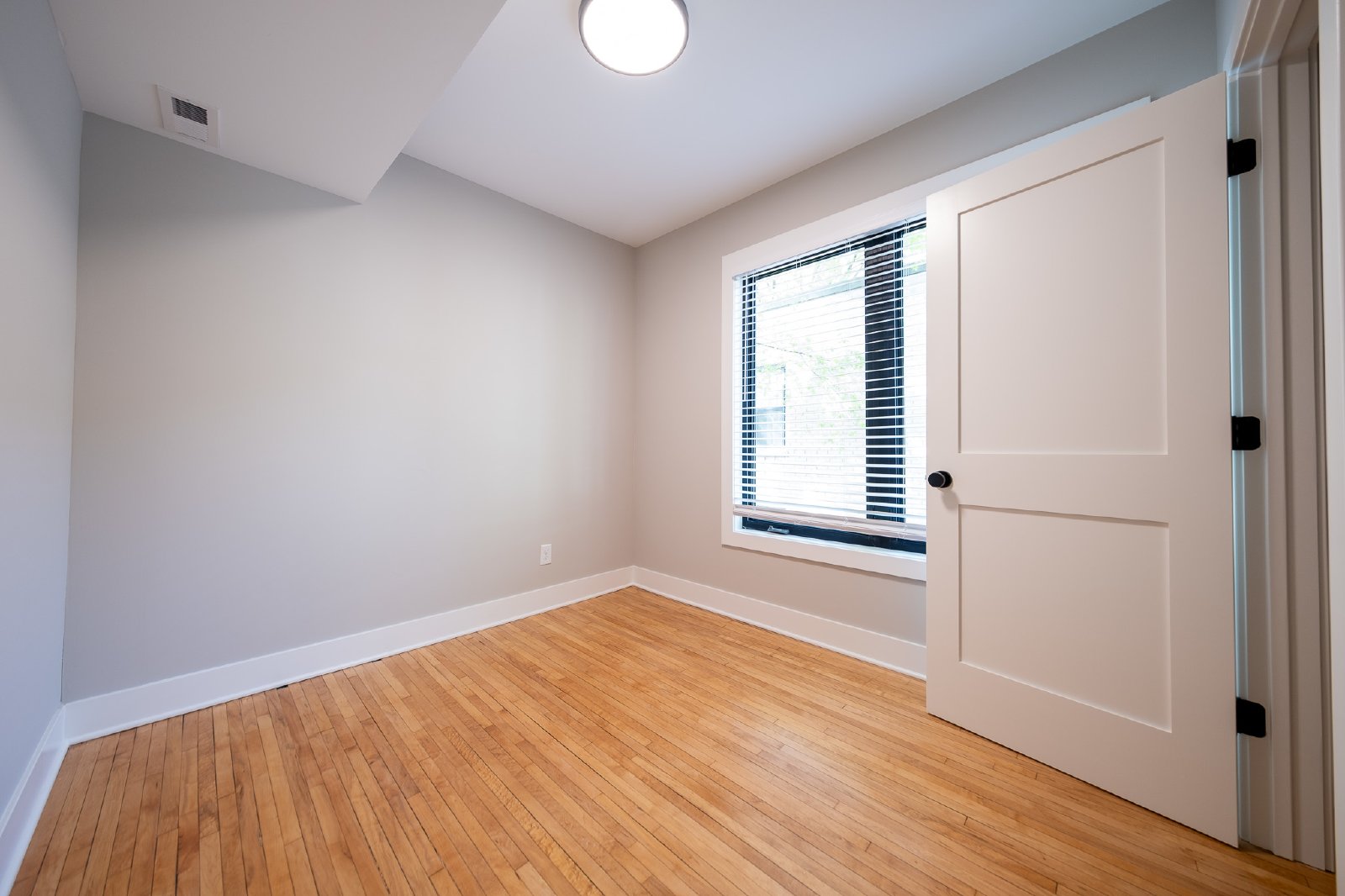 2nd Avenue South, Minneapolis (2612) MJ ER1 *HWP* - 3 property image