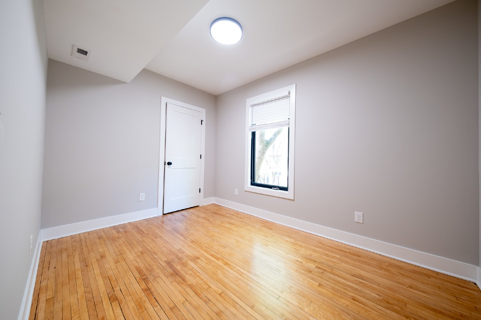 2nd Avenue South, Minneapolis (2612) MJ ER1 *HWP* - 3 property image