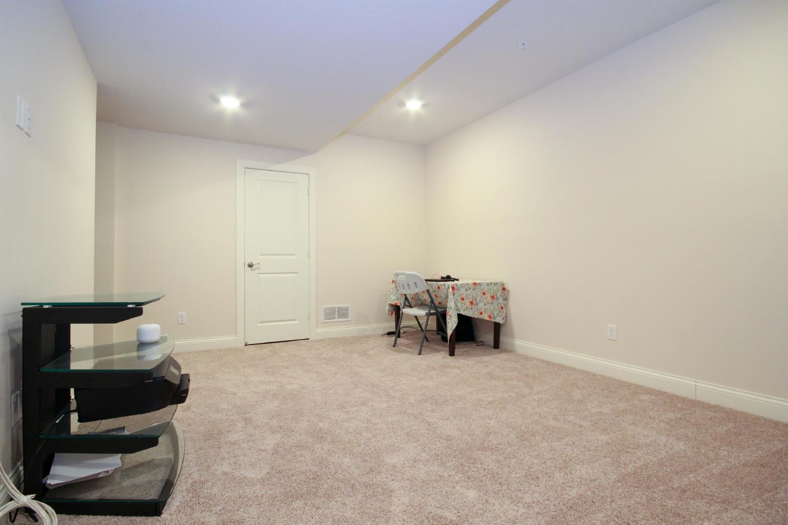 Glassfern Lane, Lakeville (18170) LY KZ1 - 1 property image