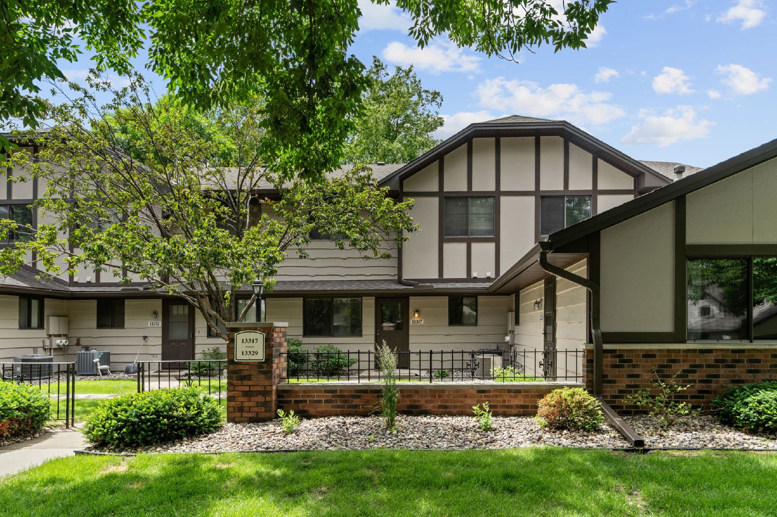 Zenith Lane, Eden Prairie (13317) LS ER1 - 1 property image
