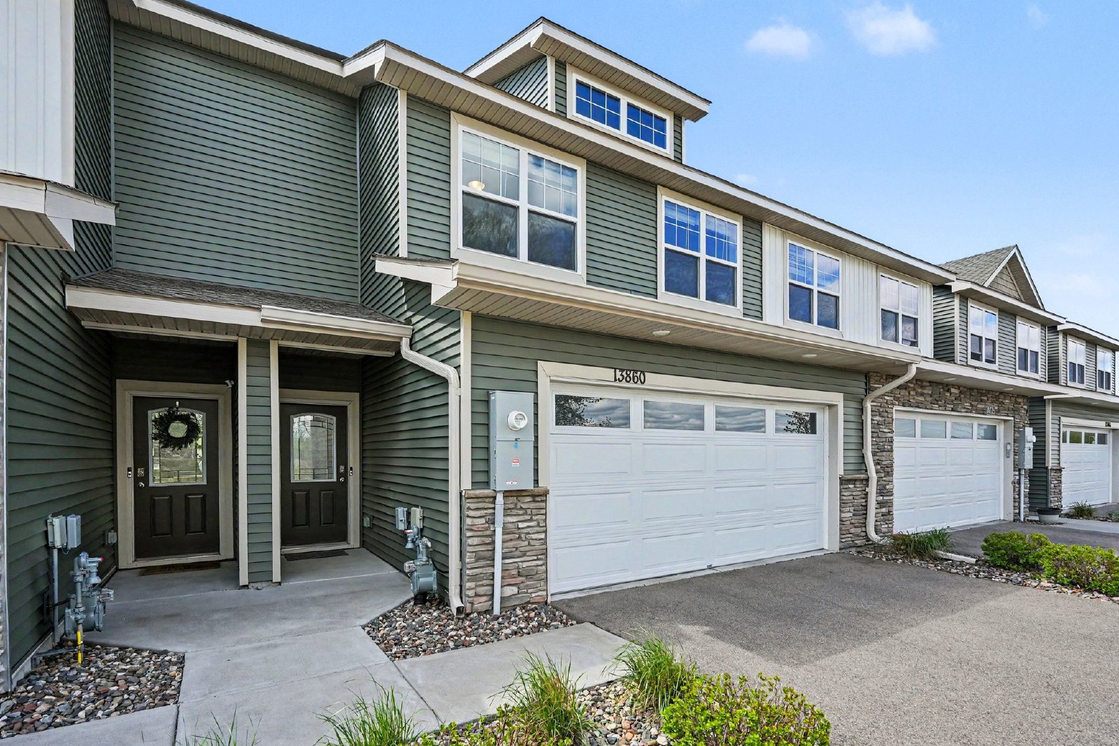 Kaylemore Trail, Rosemount (13860) LS KK1 - 1 property image