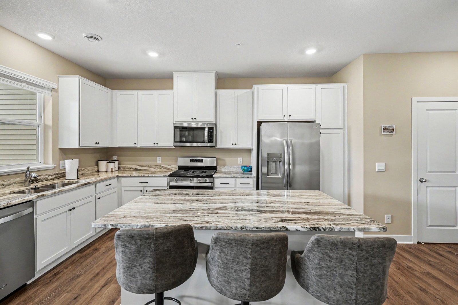 Kaylemore Trail, Rosemount (13860) LS KK1 - 1 property image