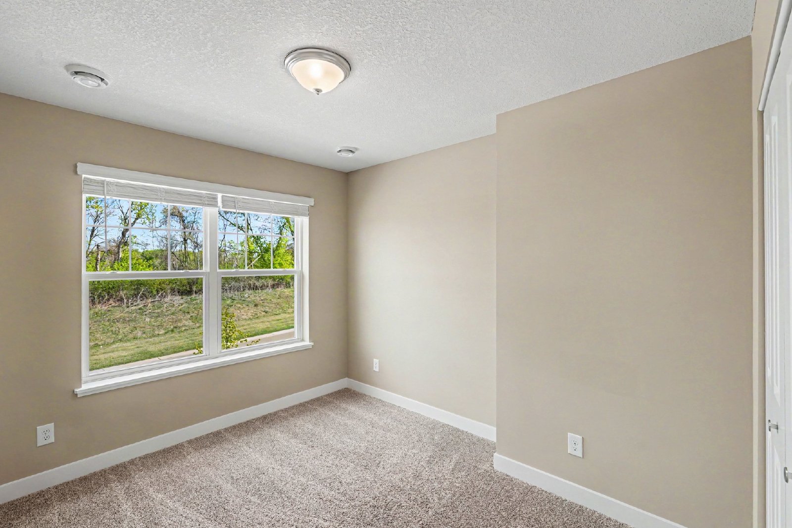 Kaylemore Trail, Rosemount (13860) LS KK1 - 1 property image