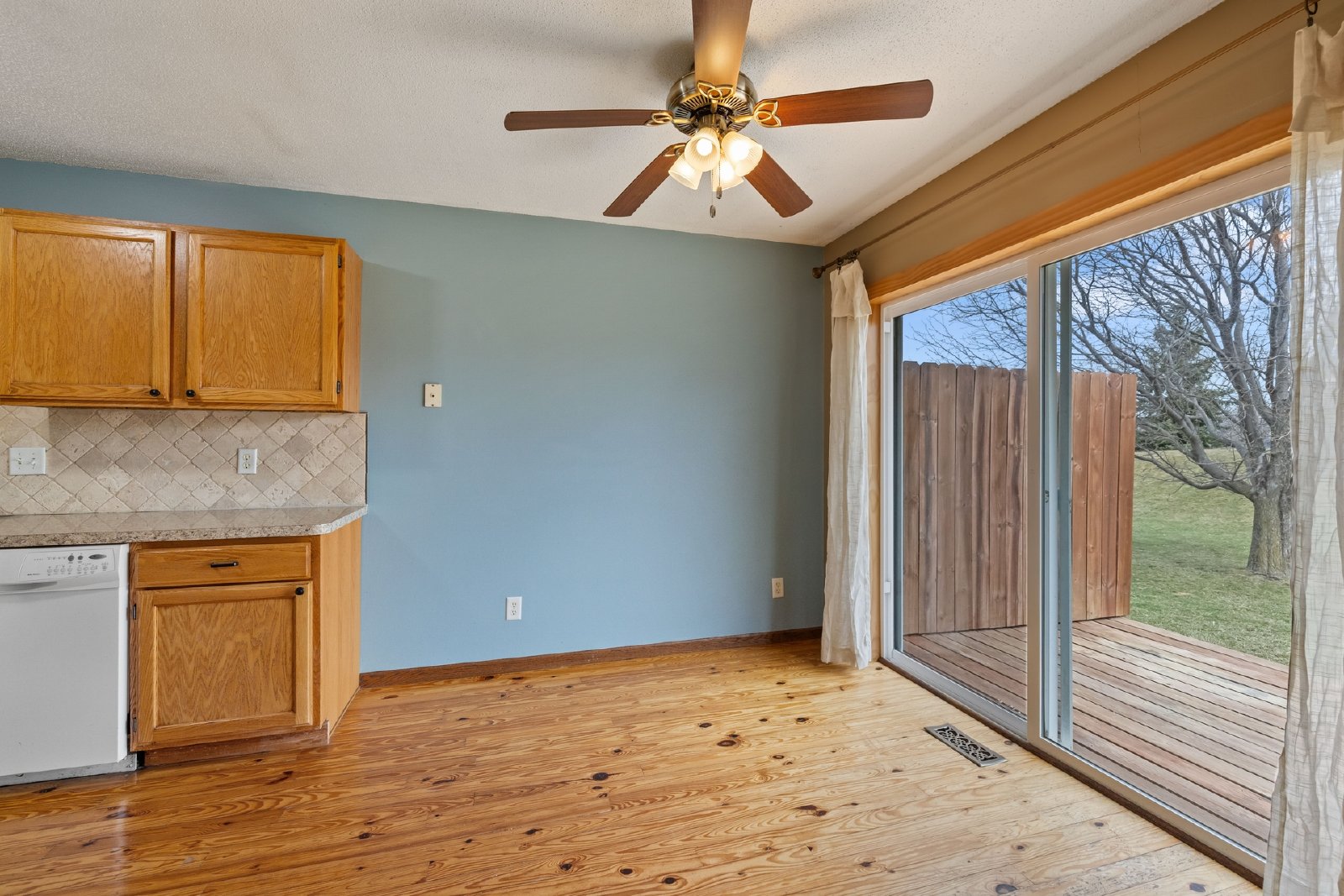 Glencoe Avenue, Lakeville (16940) JP KK1 **TPO** - 1 property image