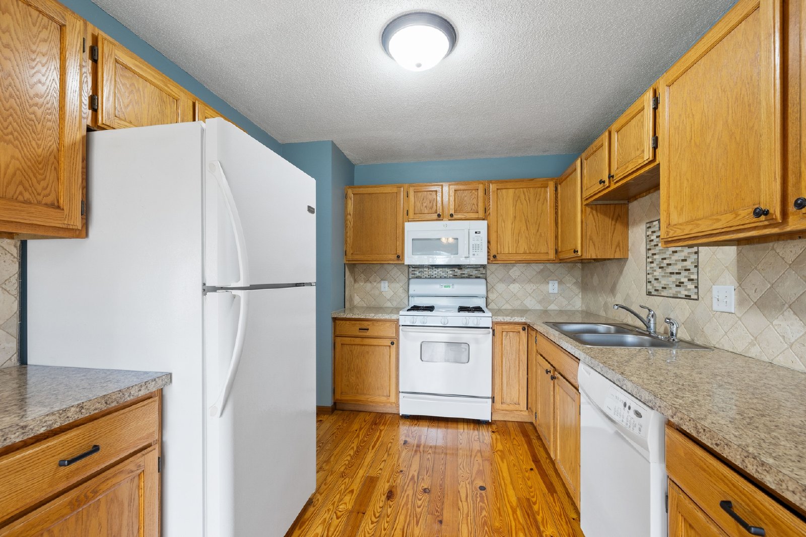 Glencoe Avenue, Lakeville (16940) JP KK1 **TPO** - 1 property image