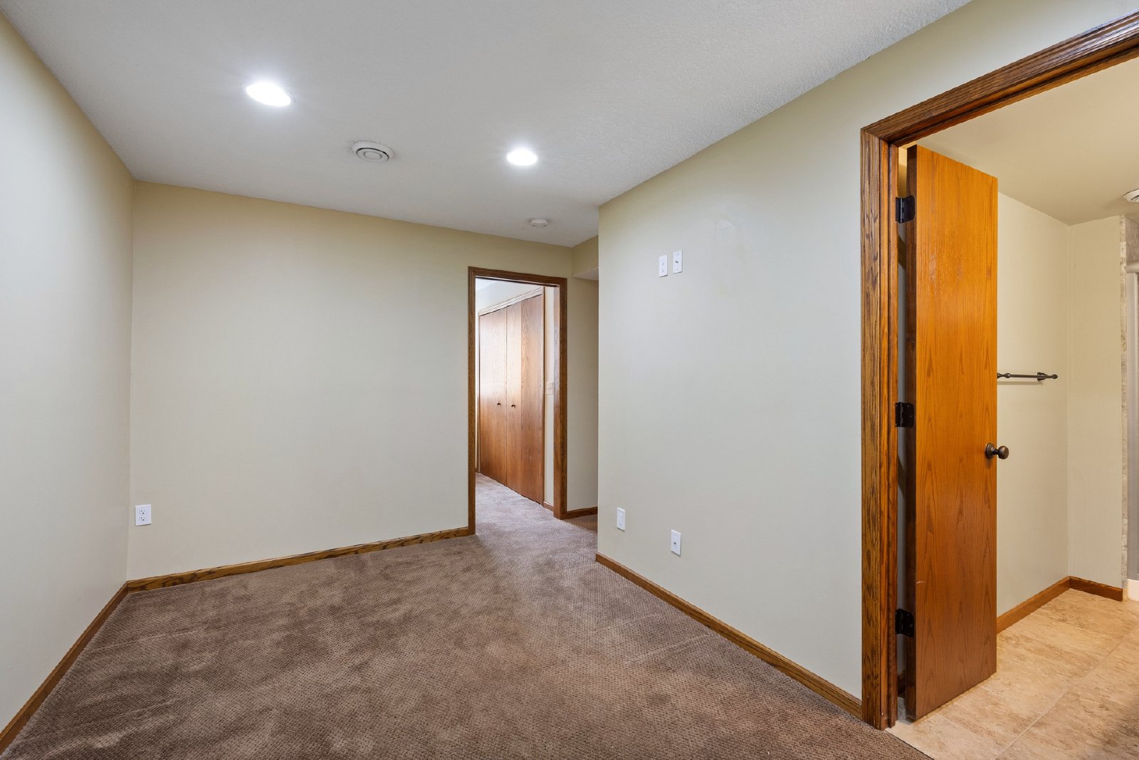 Glencoe Avenue, Lakeville (16940) JP KK1 **TPO** - 1 property image